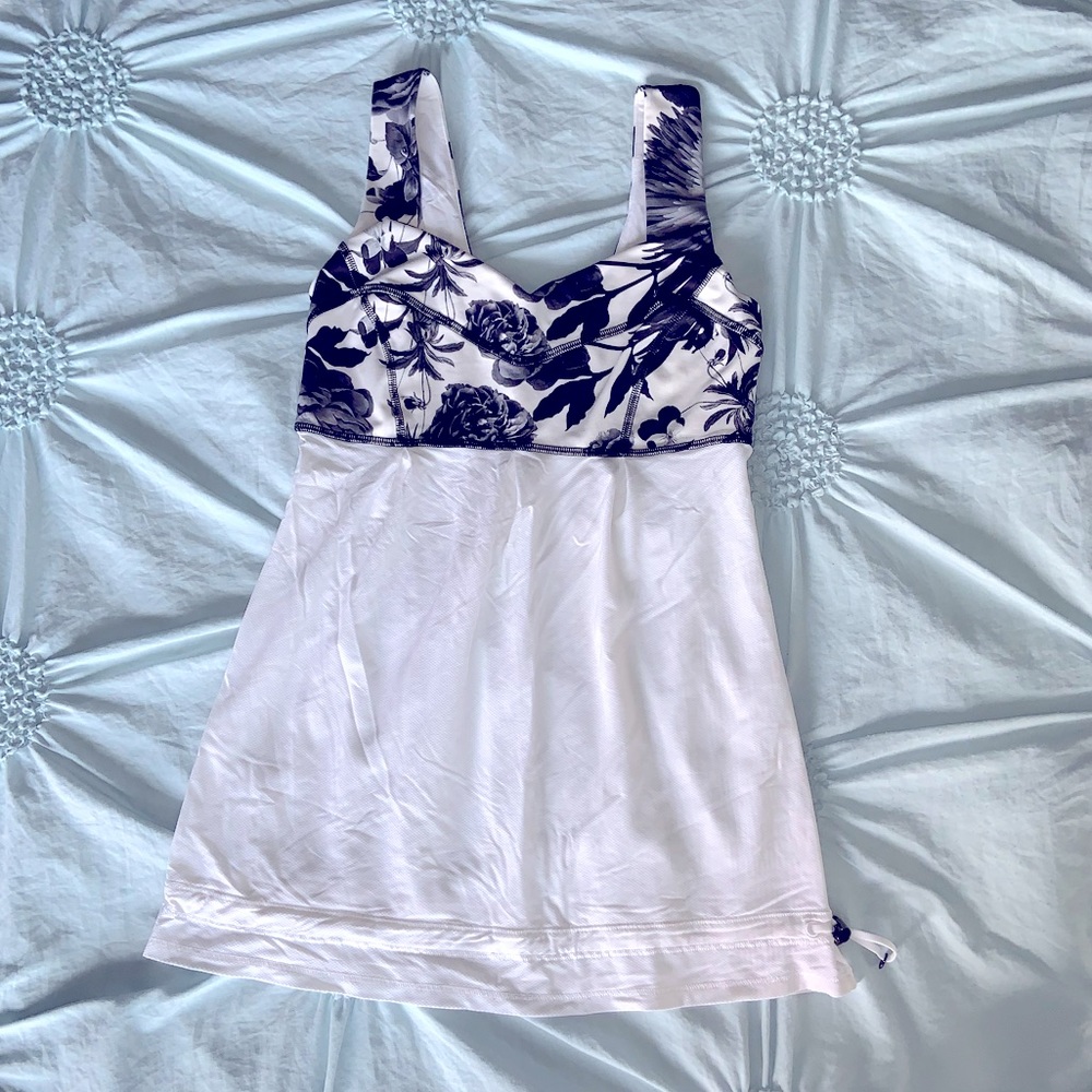 Lululemon tank size 4